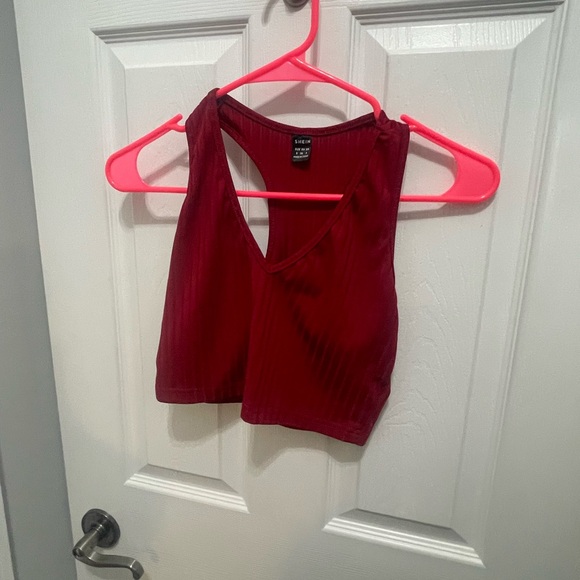 SHEIN Red Cut Out Crop Tank Top - Picture 2 of 8